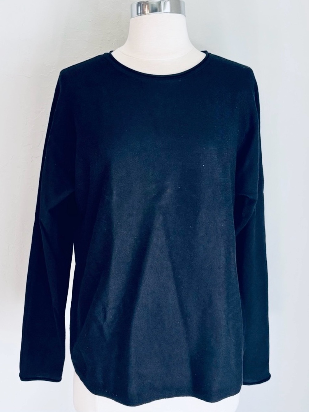 Cynthia Rowley Lightweight Knit Dolman Sleeve Curved Hem Sweater, Black, M NWT